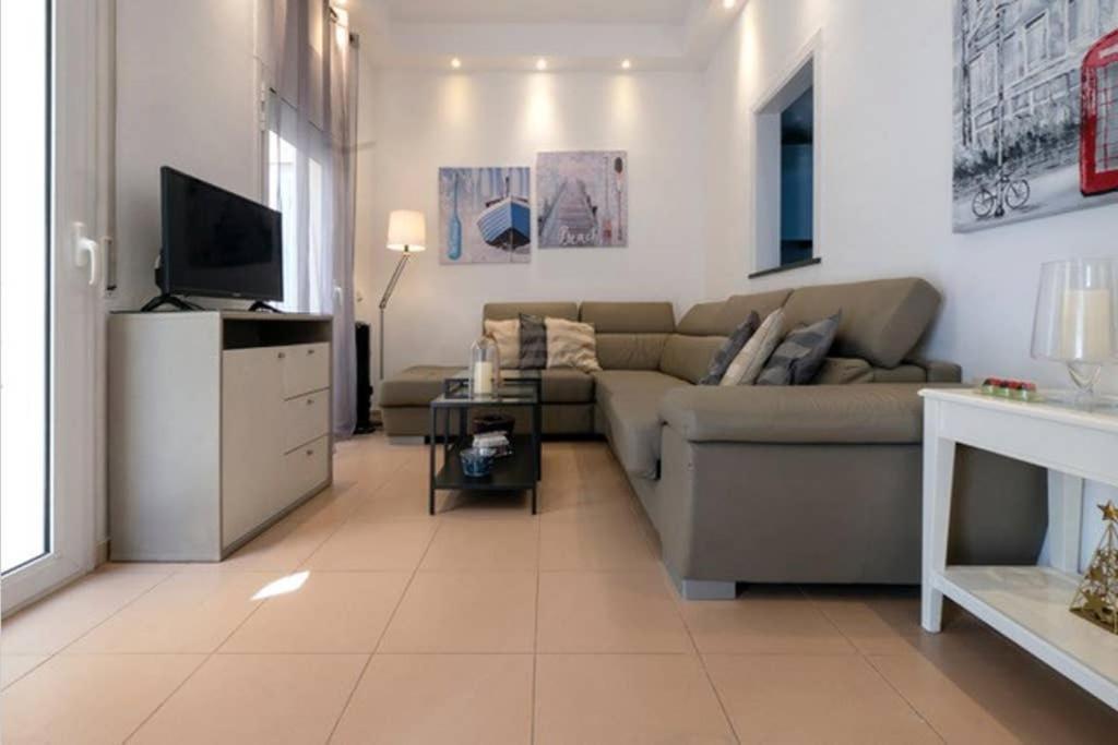 Vive La Playa Y La Noche De Aqui Apartament Sitges